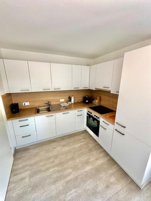 Schickes Wohnen In Lage Apartment *